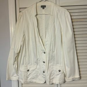 Size 22/24 white 3 button jacket